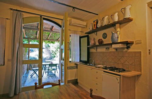 Agriturismo "Borgo Madonna degli Angeli" - charming cottages in the gardens ! - Foto 10