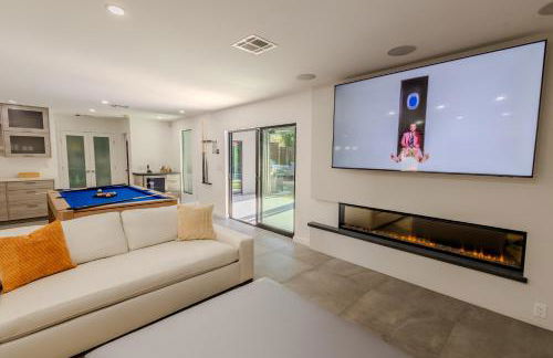 Luxury Scottsdale Retreat with Heated Pool, Hot Tub, Fire Pit & Game Room & Sleeps 12 - Foto 17