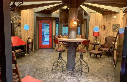 Unique Hobbit House Accommodation with a Private Hot Tub in Shenandoah, Virginia - Foto 22