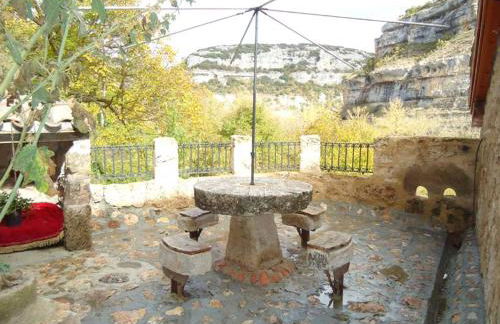 El Salto del Agua Auténtico El Molino de la Cascada Orbaneja - Photo 16