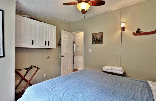 The Bomoseen Bungalow - Vermont Lake House Close to Ski Resorts! Private dock, ski rental ticket deals - Foto 33