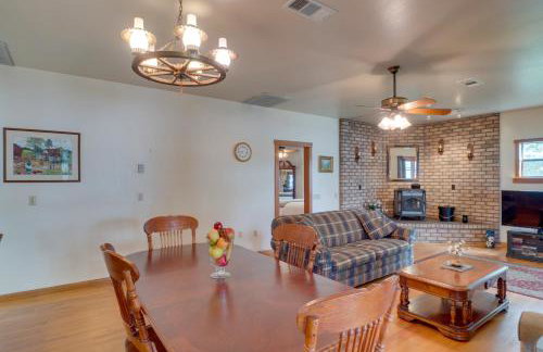 Beautiful Toledo Bend Retreat with Private Dock - Foto 7