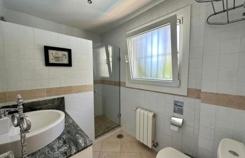 Wonderful private villa near beach with sea views - Foto 38