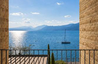 SalvatoreHomes - Luxurious Dreamview Waterfront Apartment in Torri del Benaco with Pool - Casa Azura - a 5 Star Luxury Collection at Lake Garda - Foto 36