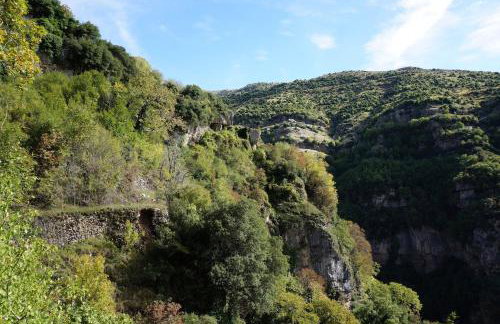 The Mountain House -mountain getaway - Photo 58