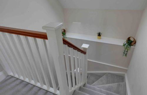 Elizabeth II Five Bedroom Spacious Home - Foto 31