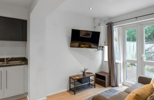 Central Wigan Large House - Ideal for Contractors & Families - Foto 6