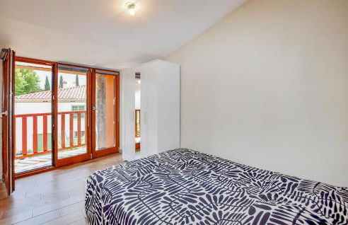 3 Bedroom Nice Home In Saint-Génis-Des-Fontai - Foto 5