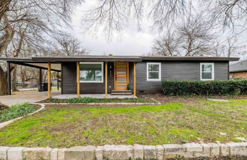 Spacious McKinney Bungalow - 4 Bedrooms - Foto 18