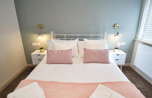 Spacious 4 Bed House Sleeps 6 Parking Garden in Loughborough - Foto 44