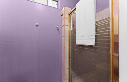 Colorful and Cozy Haven with Heated Pool - Foto 11