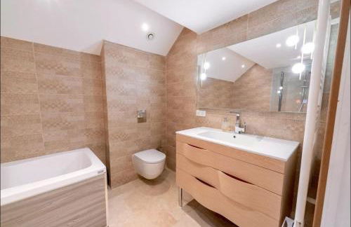 Maison cosy en montagne avec piscine chauffée - Foto 22