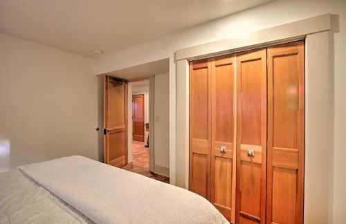 Lopez Island Hideaway with Coastal Views and Deck! - Foto 23