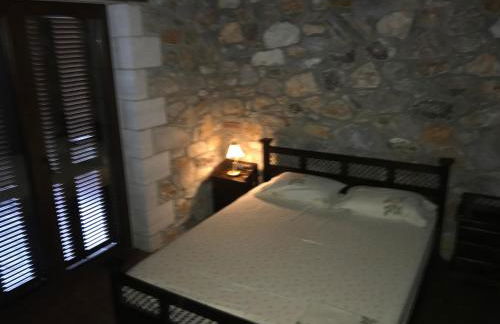 Petrines Villes Avramilias - Photo 54