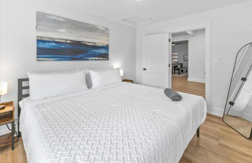 Farm House DT Indy with Pool Table - Photo 33