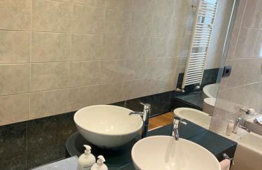 Room with private balcony on the Dora river - Foto 29