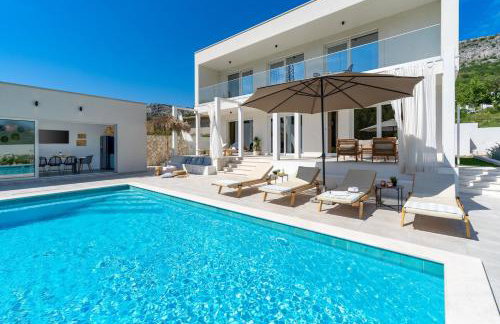 Villa Zen with 4 bedrooms, private 32 sqm pool, summer kitchen, 7 km from the beach - Photo 2