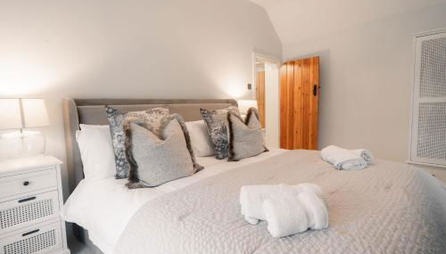 The Farmhouse - Photo 4