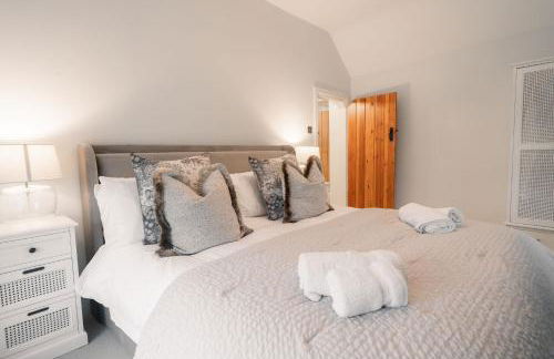 The Farmhouse - Photo 4