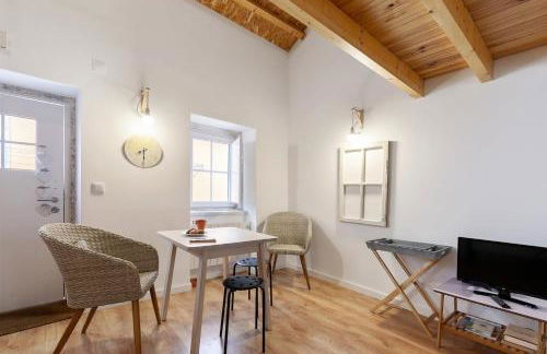 Classic Lisbon Homes: Bright & Central in Belém - Photo 67