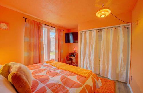 Retro 1970's Rollercoaster House 5 Mins from Cedar Point - Photo 18