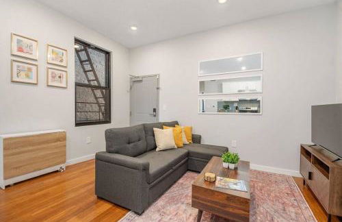 Prime OTR off Vine St, Lux Full Bed, Fast WiFi, Fully Equipped, 50in TV, Sleeps 4ppl - Foto 7
