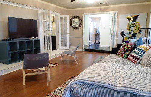 Oakwood Manor - Steps to Oaklawn, minutes to Downtown, Lakes, More - Foto 20