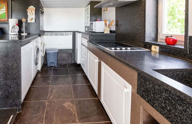 Inviting Chalet in Westouter With Garden - Foto 8