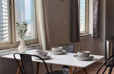 3-Min Walk to Convention Ctr - 2BR Skyline View - Foto 9