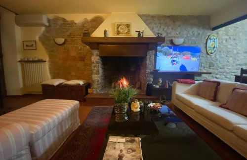 L'Umbrichella - casa vacanze in piccolo borgo medioevale - Foto 6