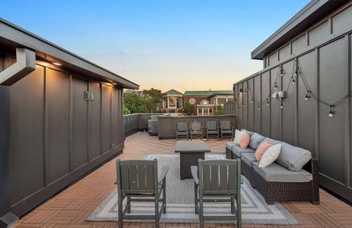 New 2 Luxe Townhomes with Rooftops Sleeps 24 - Foto 45
