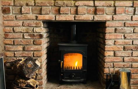 Crescent Cottage, sleeps 8, pet friendly - Photo 4