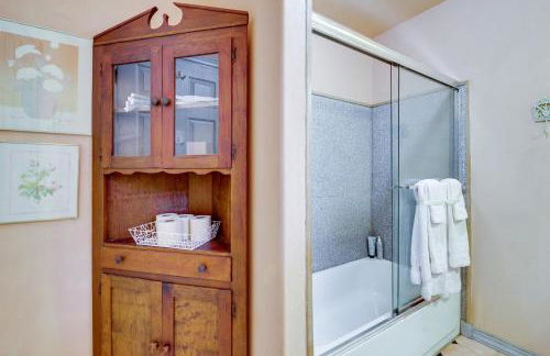 Less Than 1 Mi to Jefferson Healthcare Nurse-Ready Rental - Foto 19