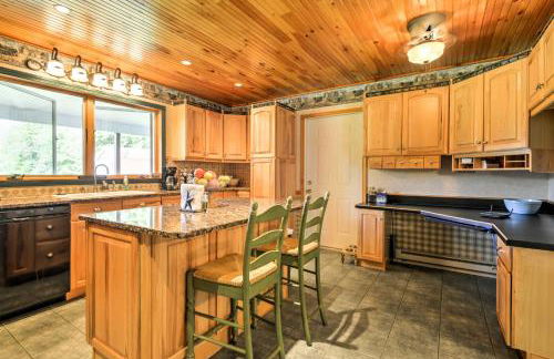 Thompson Home with Deck and Pond, 8 Mi to Elk Mountain - Foto 9