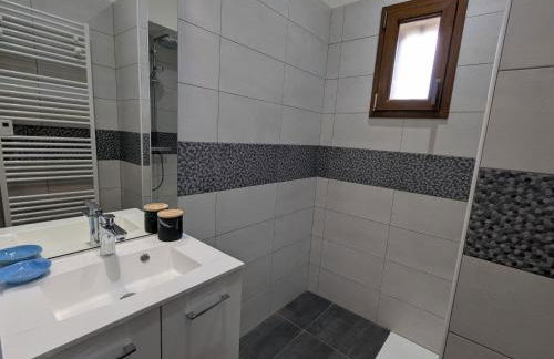 Gîte chaleureux 4 pers, terrasse, proche Loire - FR-1-590-578 - Photo 6