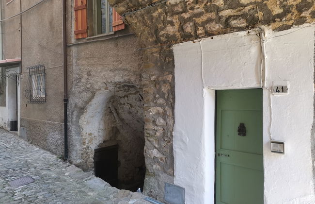 Cozy Mountain Apartment Retreat in Bajardo - Foto 37