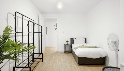 Huge Digbeth Apt Sleeps 8 5bed Free Parking. - Foto 4