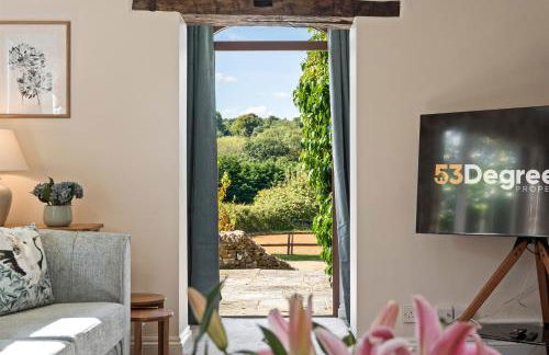 Stunning Countryside Home in Surrey by 53 Degrees Property, Ideal for Family Getaways, Private Tennis Court! - Foto 6