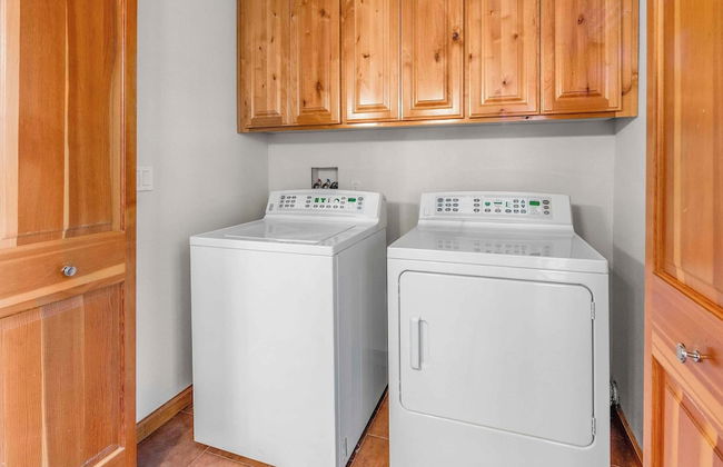 Fully Remodeled Tahoe Retreat with Game Room and Hot Tub - Foto 26