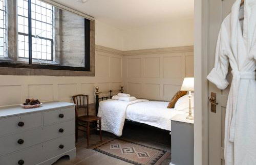 Exceptional Grade II Listed Church Conversion - Foto 15