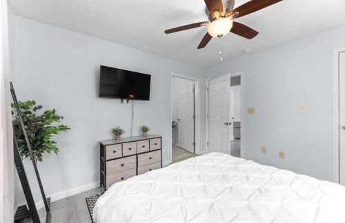 Modern Scottdale Escape Minutes to Atlanta - Foto 13