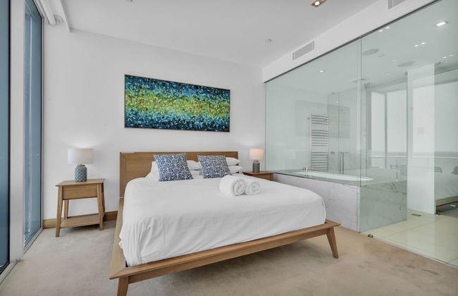 Reflection Tower Two - Foto 32