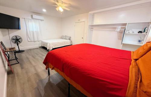 Vegas Apt 8 Mins to The Strip - Free Parking - Foto 13