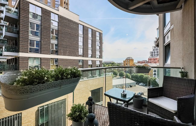 Modern Apartment w/ Balcony by MSS - Photo 8