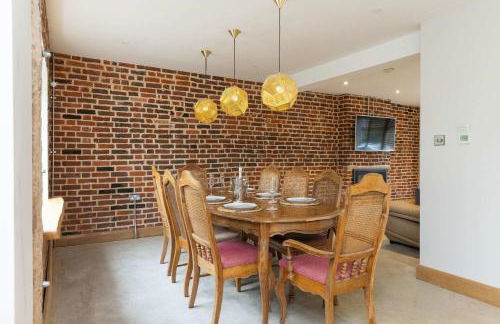 Spacious 4-Bed Near City & Sea - Foto 11