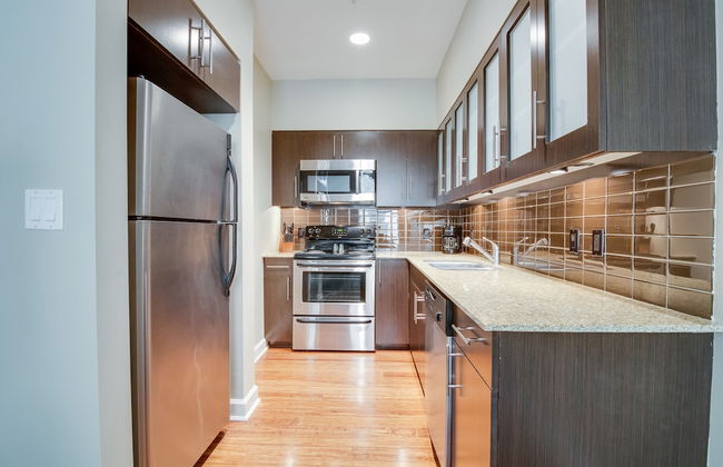 Bluebird Suites near AutoZone Park - Foto 19