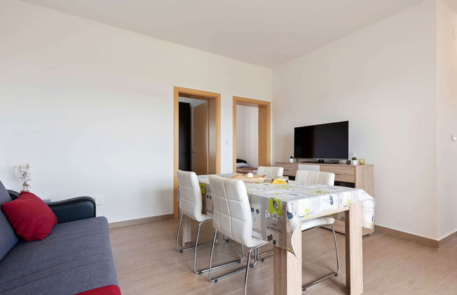 Simplistic Apartment in Neviđane near Sea - Foto 23