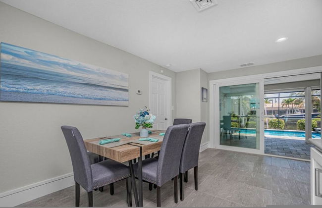 Tranquility - Waterfront Villa With Pool Dock - Photo 24