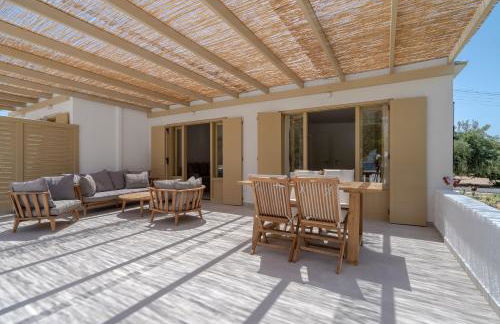 Glaros Kouremenos - Photo 2