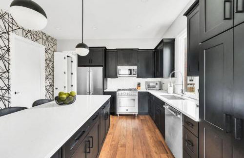 Luxury and Spacious Home with Private Garage and Fire Pit - Foto 7